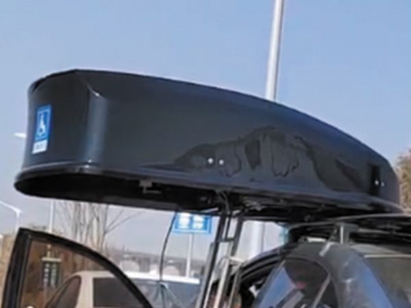 车顶轮椅收存装置